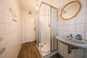 Attraktive Dachgeschosswohnung in Top-Lage – perfekt für Singles, Paare und Investoren – Die vollständige Adresse der Immobilie erhältst du vom Anbieter., 42853 Scheid, Remscheid – Vorschaubild 3
