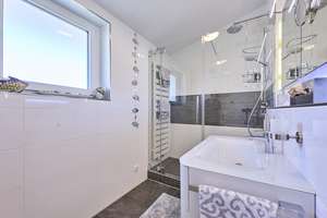 Zwei Dachterrassen. Zwei Bäder. Ein außergewöhnliches Zuhause. – 81737 Altperlach, München – Vorschaubild 9