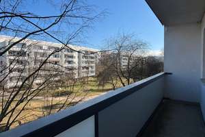 Kuscheliges Single-Apartment in ruhiger Lage sucht einen neuen Bewohner!  – Kastanienallee 72, 12627 Hellersdorf, Berlin – Vorschaubild 2