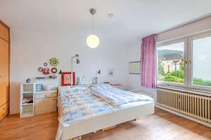 Großzügige Familienwohnung mit traumhaftem Sonnenbalkon, neuem Carport und Potenzial in Dottendorf – Die vollständige Adresse der Immobilie erhältst du vom Anbieter., 53129 Dottendorf, Bonn – Vorschaubild 12