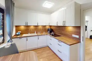 VERKAUFT! Komfortabler Bungalow mit großzügigem Grundstück, Garagen und Carports! – Leer (Kreis) – Vorschaubild 4
