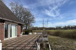 Großes Einfamilienhaus auf Traumgrundstück mit Vollkeller und Doppelgarage! – Die vollständige Adresse der Immobilie erhältst du vom Anbieter., 22848 Norderstedt – Vorschaubild 3