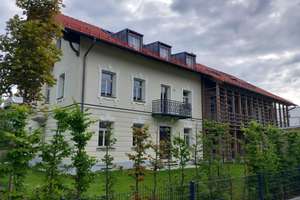 living smart - Wunderschöne 3-Zimmer-Wohnung in denkmalgeschütztem Altbau – Die vollständige Adresse der Immobilie erhältst du vom Anbieter., 81925 Oberföhring, München – Vorschaubild 3