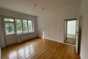 Charmante 3-Zimmer-Wohnung mit Balkon und Dielenboden in sonniger Lage des Kissingen-Viertels – Retzbacher Weg 65, 13189 Berlin – Vorschaubild 2