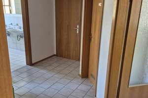 1. Juni 2026:Helle 2-Zimmer-Wohnung im 3. OG in Regensburg-Steinweg-Pfaffenstein – Die vollständige Adresse der Immobilie erhältst du vom Anbieter., 93059 Steinweg-Pfaffenstein, Regensburg – Vorschaubild 2