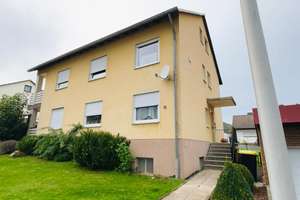 Dreifamilienhaus mit Garagen in Zierenberg – Die vollständige Adresse der Immobilie erhältst du vom Anbieter., 34289 Zierenberg – Vorschaubild 1
