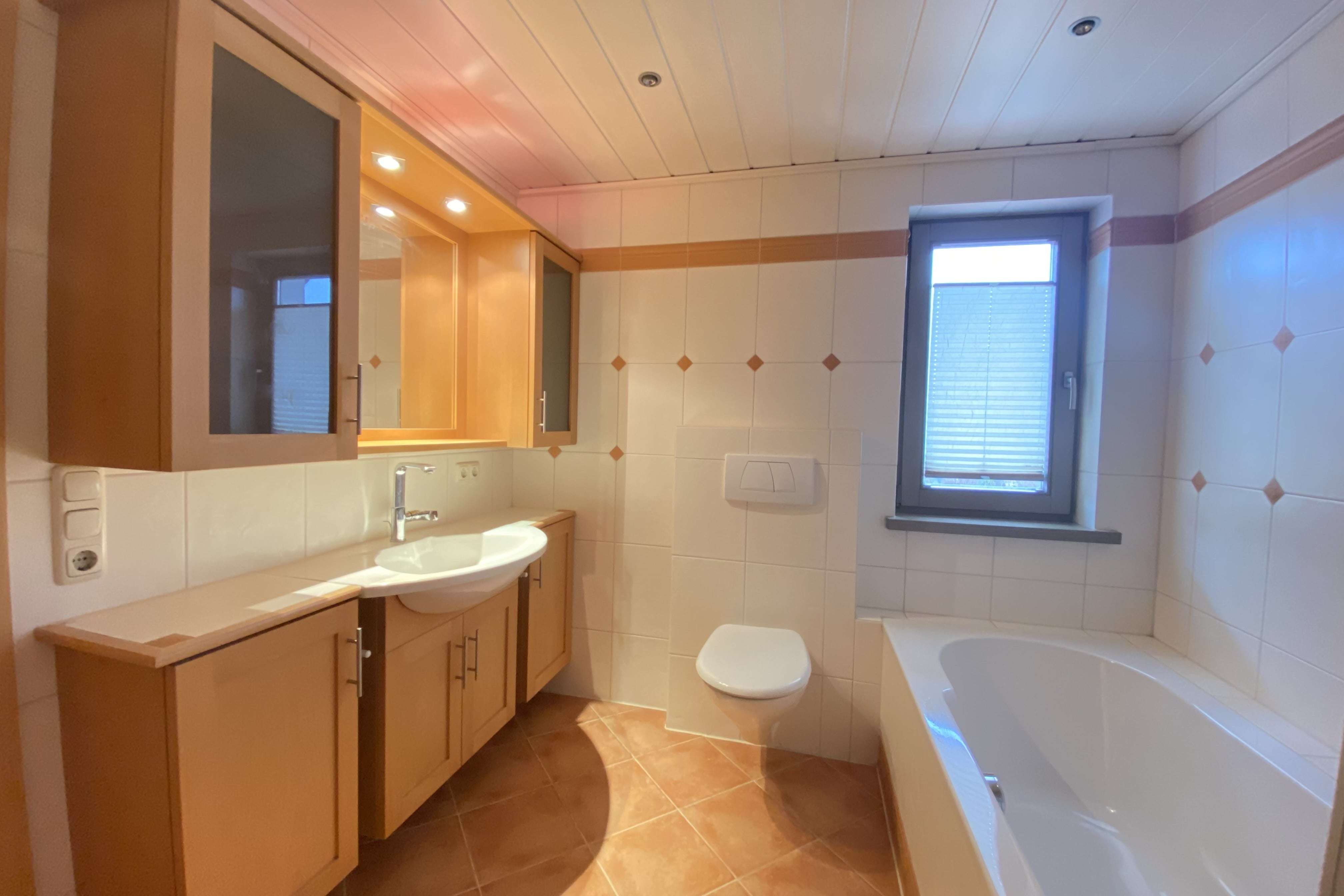 Immobilie in Reischach - Zwei Häuser - 3 Wohneinheiten in Reischach - Bild 1