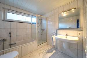 Großzügiges, teilmodernisiertes Einfamilienhaus mit Garage – Die vollständige Adresse der Immobilie erhältst du vom Anbieter., 26127 Nadorst, Oldenburg (Oldenburg) – Vorschaubild 5
