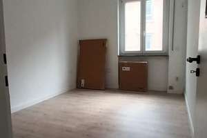 Erstbezug nach Sanierung: Charmante teilmöblierte 2,5-Zimmer-Wohnung in der Karlsruher Südstadt – Die vollständige Adresse der Immobilie erhältst du vom Anbieter., 76137 Südstadt, Karlsruhe – Vorschaubild 3