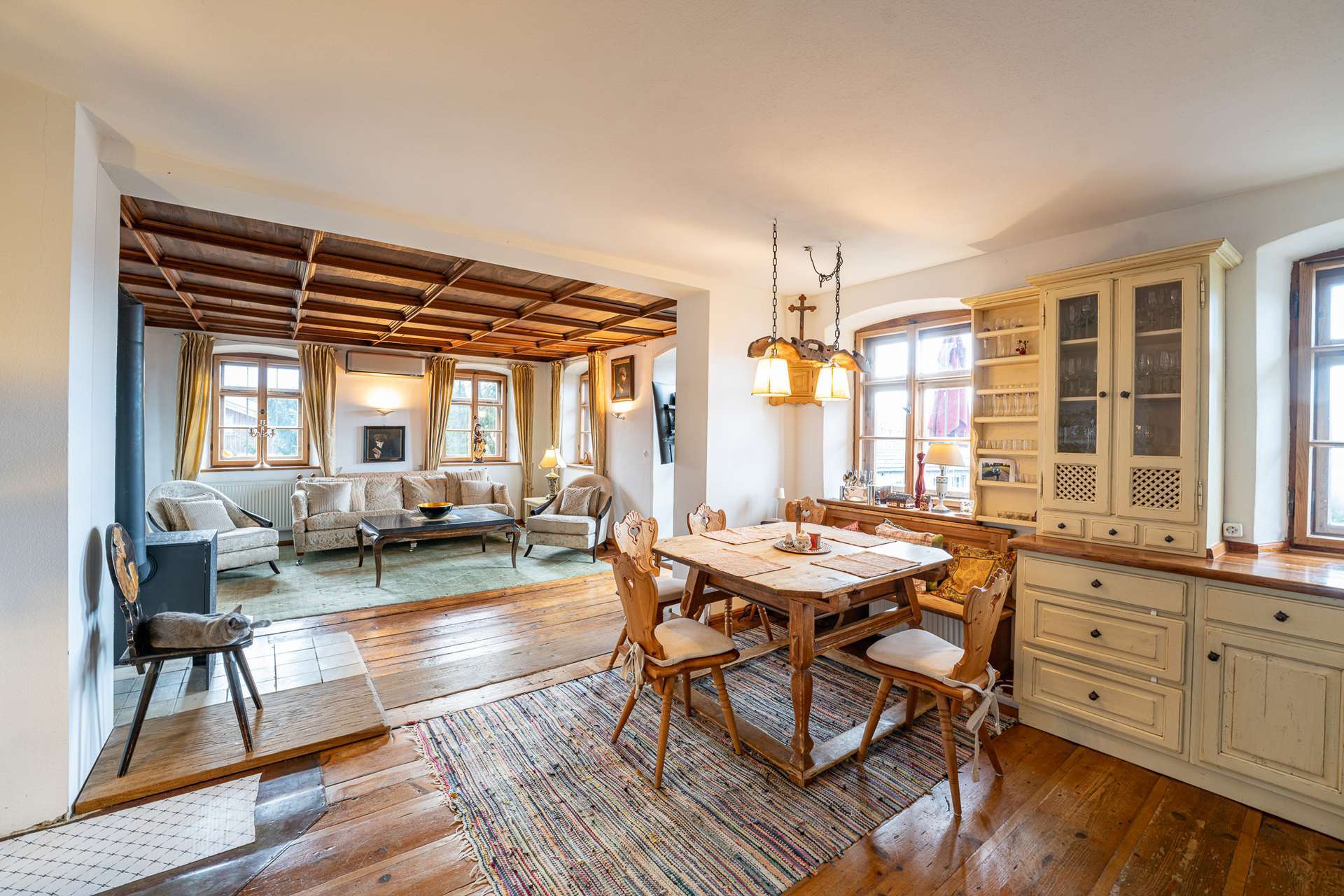 Immobilie in Riedering - Der Summerer-Hof: Historischer Itakerhof mit Berg- und Seeblick im Chiemgau - Bild 1