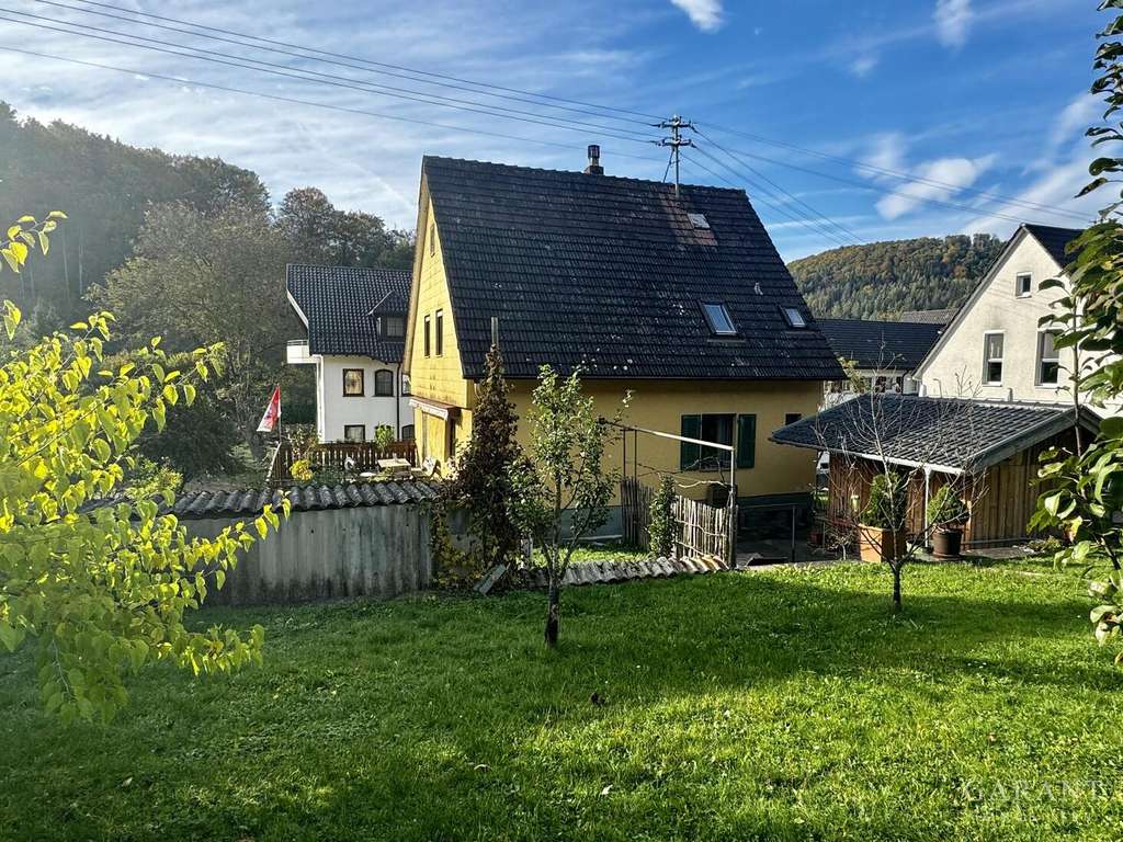 Immobilie in Horb am Neckar - Charmantes Einfamilienhaus mit großem Garten - Bild 2