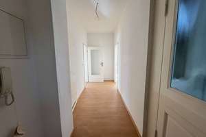 Lichtdurchflutete Wohnung mit grünem Innenhoft – wird für Sie neu saniert – Zschopauer Straße 142, 9126 Gablenz, Chemnitz – Vorschaubild 3