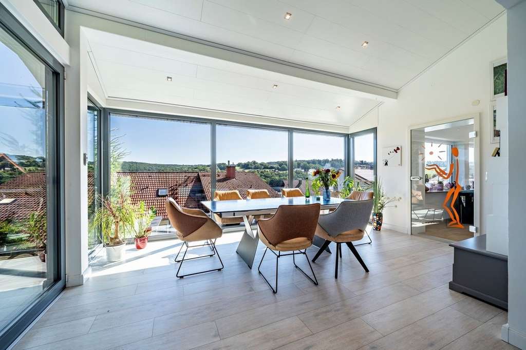 Immobilie in Billigheim - Exklusives Wohnen – Stil trifft Komfort!
Ihr Rückzugsort voller Licht, Raum und eleganter Details - Bild 3