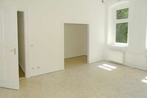 Bezugsfreie ruhige 
1-Zimmer-Altbauwohnung
in begehrter Lage Friedrichhain – Silvio-Meier-Straße 4, 10247 Friedrichshain, Berlin – Vorschaubild 7