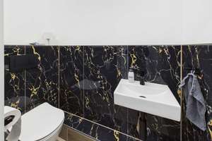 Luxus-MFH in Regensburg – kernsaniert, Garten, Pool & PV-Anlage auf Neubauniveau! – Die vollständige Adresse der Immobilie erhältst du vom Anbieter., 93055 Burgweinting-Harting, Regensburg – Vorschaubild 16