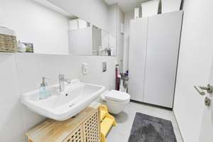 Moderne Gartenwohnung in Köln-Alt-Bocklemünd

KfW-55 | Baujahr 2020 | 86 m² | 3 Zimmer | 30 m² Ter – Die vollständige Adresse der Immobilie erhältst du vom Anbieter., 50829 Bocklemünd/Mengenich, Köln – Vorschaubild 7