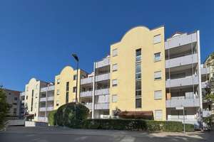 Gut geschnittene Eigentumswohnung mit zwei Loggien und Tiefgaragenstellplatz – Die vollständige Adresse der Immobilie erhältst du vom Anbieter., 69126 Emmertsgrund, Heidelberg – Vorschaubild 2