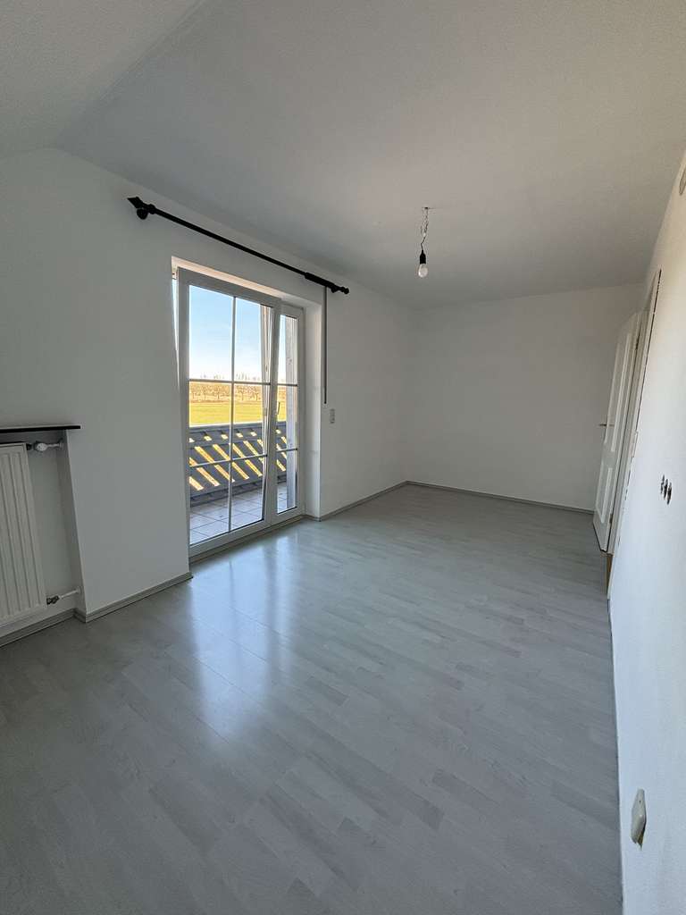 Immobilie in Gerzen - Vielseitiges Einfamilienhaus mit zwei Wohneinheiten - Nahe Gerzen - Bild 2