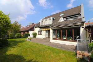 Stilvolle und großzügige 3-Raum Erdgeschosswohnung mit tollem Garten im 2-Fam.-Haus in TOP-Lage!