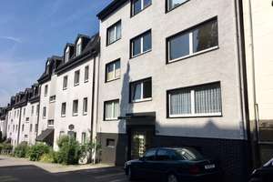 Frisch renovierte 2-Zi.-Whg. mit neuem Bad und Balkon