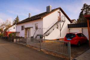 Schönes Haus mit Einliegerwohnung – Die vollständige Adresse der Immobilie erhältst du vom Anbieter., 91056 Frauenaurach, Erlangen – Vorschaubild 2