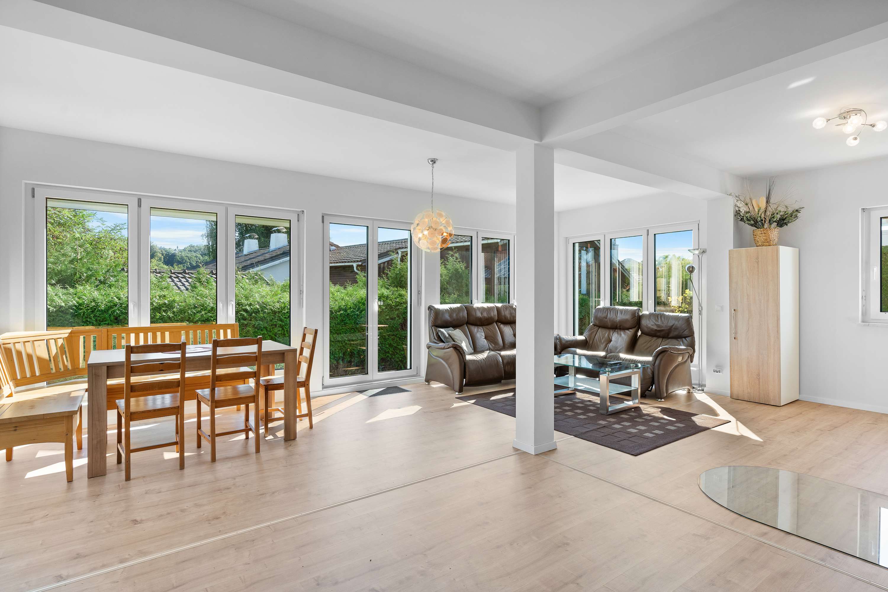 Immobilie in Postmünster - KHALIL WAKED IMMOBILIEN! Modernes ZFH sucht neue Eigentümer. - Bild 0