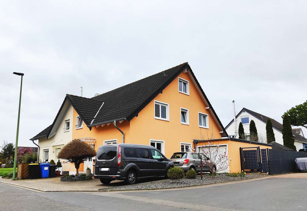 Zentrale Lage - Ruhige Umgebung: Moderne Doppelhaushälfte mit Garten mitten in Zülpich