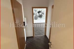 **huesch-immobilien.de**
Charmante 3.5-Zimmer-Dachgeschosswohnung mit Balkon in Essen-Schonnebeck – Die vollständige Adresse der Immobilie erhältst du vom Anbieter., 45309 Schonnebeck, Essen – Vorschaubild 11