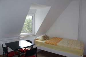 WG ´s gesucht - 9 Zimmer in 3 Wohnungen - 3 Küchen - 3 Bäder - möbliert