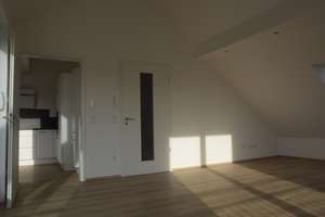 exclusive 4 Zimmer DG Wohnung  mit EBK  Dachterasse und Carport – Akazienstraße 24, 85049 West, Ingolstadt – Vorschaubild 4