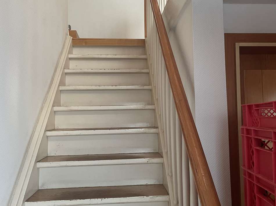 Treppenhaus Gewerbe Bild 1