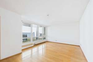 SITULI:     Großzügig wohnen am Ortspark – 3 Zimmer mit traumhafter Dachterrasse – Die vollständige Adresse der Immobilie erhältst du vom Anbieter., 82008 Unterhaching – Vorschaubild 3