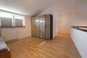 Großzügige 2-Zimmer-Maisonette mit Galerie, 2 Balkonen, Einbauküche & Tiefgarage – Stöckmannstraße 95, 46045 Altstadt-Süd, Oberhausen – Vorschaubild 4