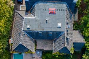 Repräsentative Villa mit großzügigem Garten und Pool ! Gelegen in ruhiger Lage von Alt-Meererbusch  – Die vollständige Adresse der Immobilie erhältst du vom Anbieter., 40667 Meerbusch – Vorschaubild 2