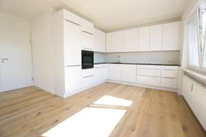Penthousewohnung mit umlaufender Dachterrasse & Domblick – 119 m² erstklassiges Wohngefühl – Die vollständige Adresse der Immobilie erhältst du vom Anbieter., 93051 Großprüfening-Dechbetten-Königswiesen, Regensburg – Vorschaubild 2