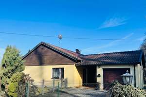 Zuhause im Grünen –
Charmanter Bungalow in idyllischer Waldrandlage -
Wohnen, wo die Ruhe beginnt  – Die vollständige Adresse der Immobilie erhältst du vom Anbieter., 84561 Mehring – Vorschaubild 3