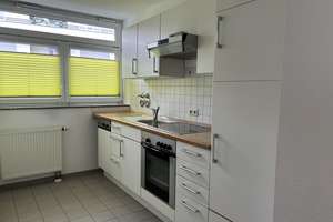 Seniorengerechte 3 Zimmer Wohnung mit Einbauküche in Neu-Ulm

 – Die vollständige Adresse der Immobilie erhältst du vom Anbieter., 89233 Neu-Ulm – Vorschaubild 3