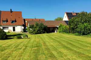 DHH mit großem Grundstück und der Möglichkeit zur baulichen Erweiterung - provisionsfrei – Erlangen-Höchstadt (Kreis) – Vorschaubild 1