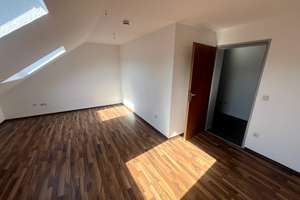 Helle 3,5-Zimmer-Dachgeschosswohnung mit Balkon in Duisburg-Hamborn – Markgrafenstr. 3, 47166 Obermarxloh, Duisburg – Vorschaubild 10