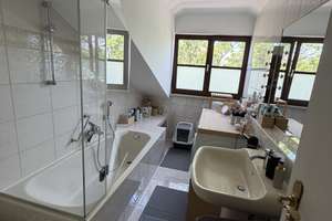 Wunderschöne 2 Zimmer Dachgeschosswohnung im Grünen – Die vollständige Adresse der Immobilie erhältst du vom Anbieter., 81827 Waldtrudering, München – Vorschaubild 6