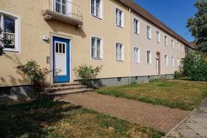 Zuhause in der City: gemütliche Singlewohnung // 1.OG links – Goethestr. 3, 38440 Stadtmitte (Ortsteil), Wolfsburg – Vorschaubild 1