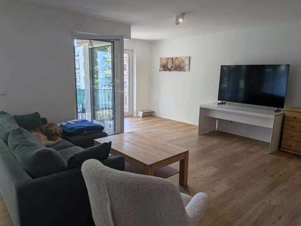 Exklusive 3-Zimmer-Wohnung mit Balkon und Aufzug - Photo 1
