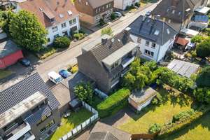Gepflegtes Mehrfamilienhaus mit Schwimmbad
Inklusive Terasse, Balkonen und 2 Garagen in Bottrop – Die vollständige Adresse der Immobilie erhältst du vom Anbieter., 46242 Fuhlenbrock, Bottrop – Vorschaubild 5