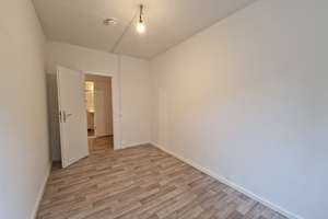 Ab 25.07.2026***Hereinspaziert und wohlgefühlt in die frisch renovierte 3-Zimmer-Wohnung im EG! – An der Kotsche 33, 4207 Lausen-Grünau, Leipzig – Vorschaubild 7