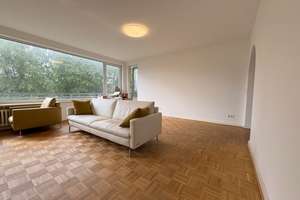 Großzügiges Wohnen auf zwei Ebenen – 6-Zimmer-Maisonettewohnung mit 3 Balkonen in Niederkassel – Die vollständige Adresse der Immobilie erhältst du vom Anbieter., 40547 Niederkassel, Düsseldorf – Vorschaubild 7