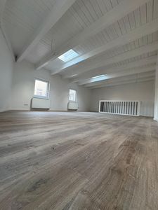 Saniert 2 Zimmer-Maisonettewohnung - Remise