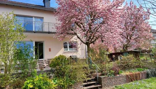 Bild von Unkonventionelles Einfamilienhaus in Feldrandlage von Nieder-Erlenbach
