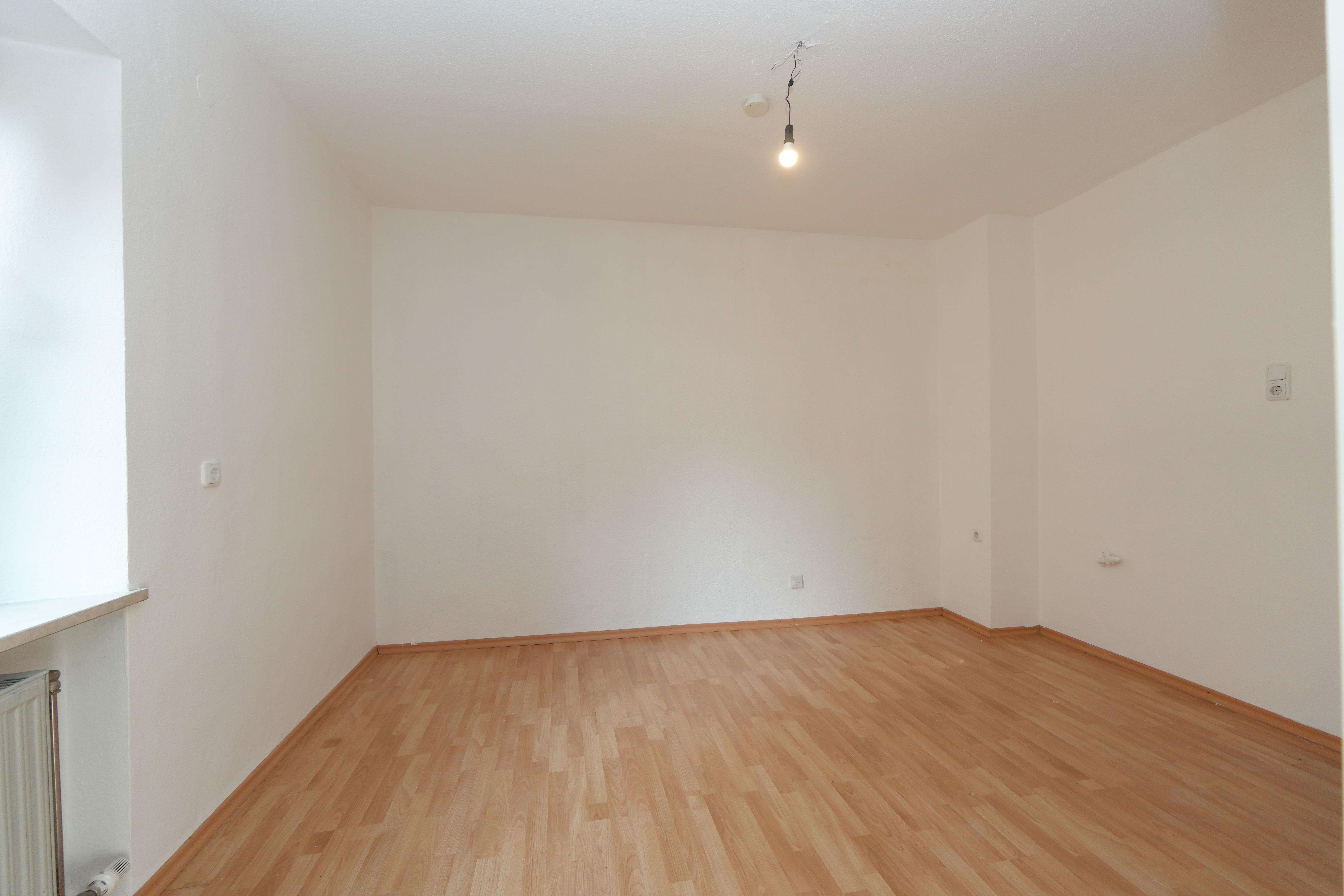 Immobilie in Schwabach - SOFORT VERFÜGBAR! Familienfreundliche 4-Zimmer-Wohnung im Herzen der Stadt - Bild 1