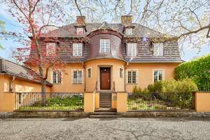 Traumvilla mit wunderschönem Garten