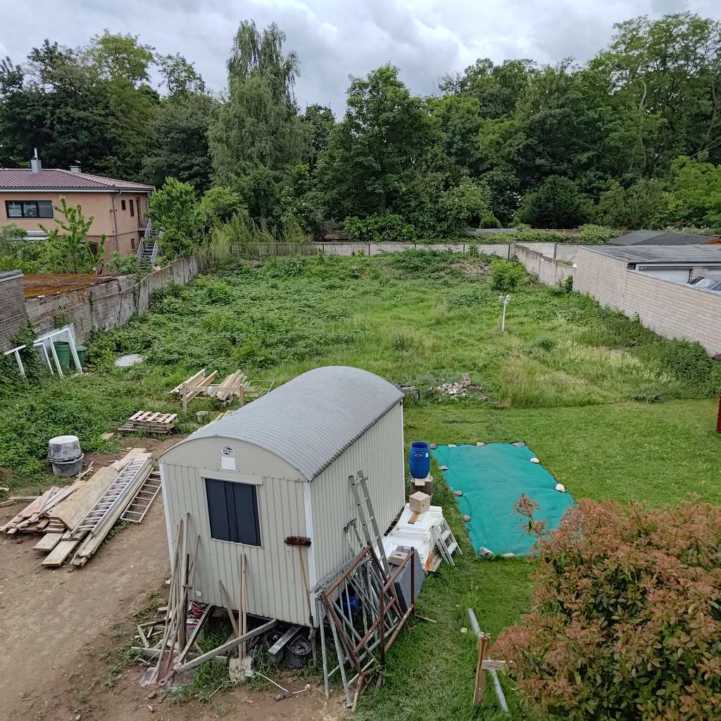 Baureifes Grundstück in verkehrsgünstiger Lage mit Blick ins Grüne